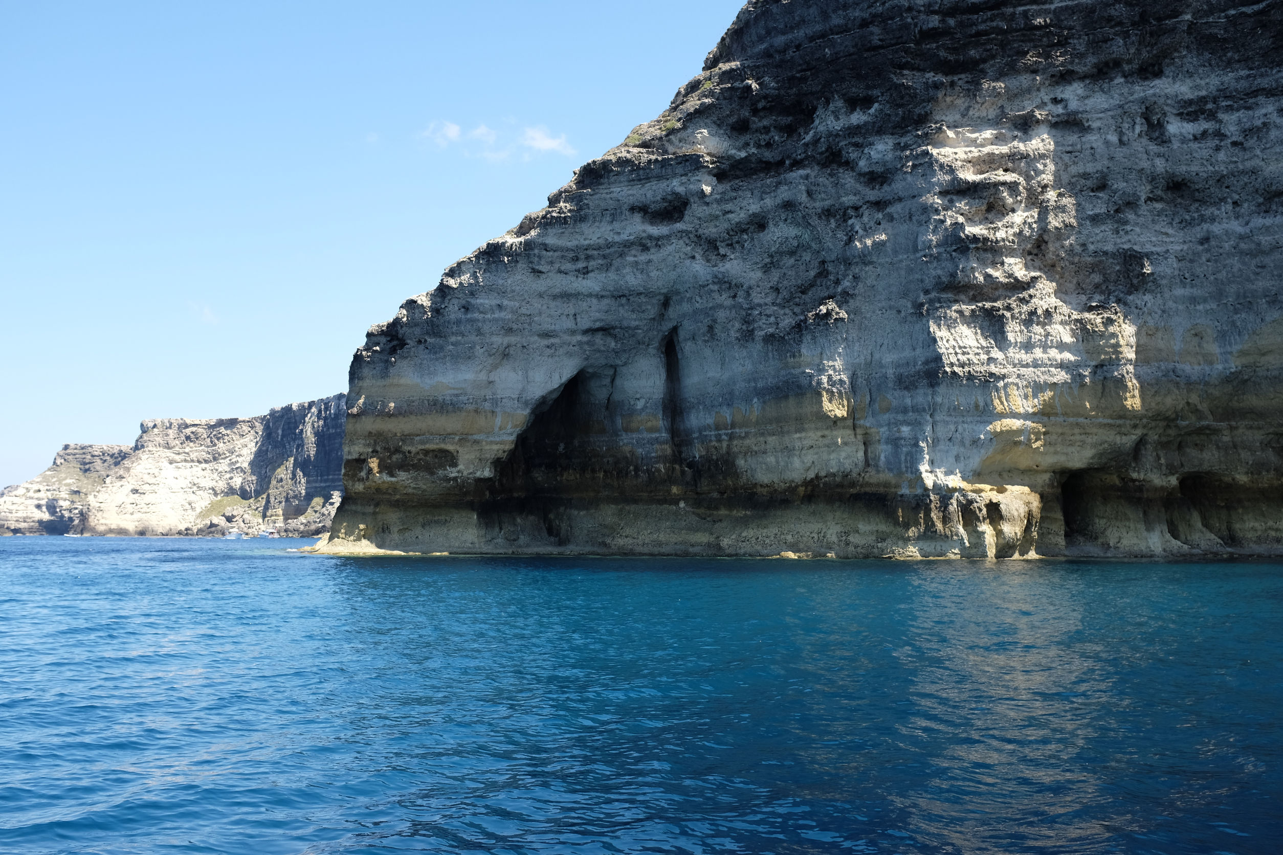 /images/isola-di-lampedusa/mare-lampedusa/Lampedusa-Il-lato-settentrionale-dellisola.jpg